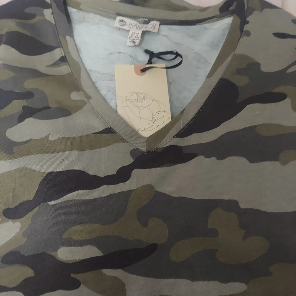 New with tags.  Camo tee 1x - Picture 14 of 16